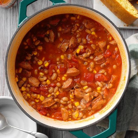 Black-Eyed Pea Sausage Stew Bratwurst Stew, Black Eye Pea, Best Stew Recipe, Beef Bourguignon Recipe, Vegetarian Stew, Black Eyed Beans, Sausage Stew, Perfect Roast Chicken, Black Eyed Pea