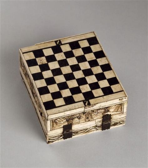 Chest Board, History Of Chess, Medieval Chess Set, Medieval Chess, Medieval Games, Play Therapy Techniques, Chess Boards, Medieval Furniture, Saint Thomas