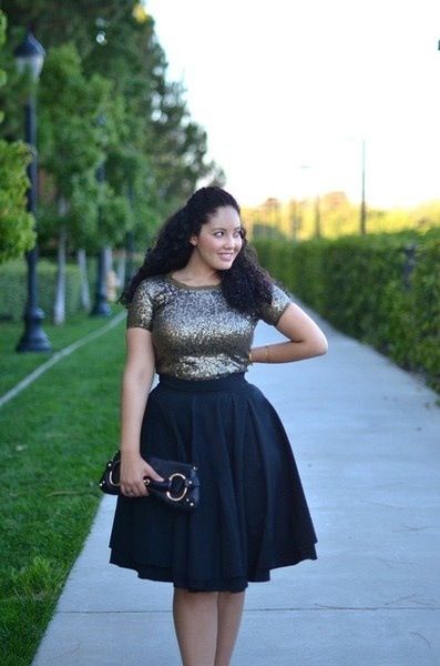 Curvy evening dress - Sequin top flare skirt Plus Size Street Style, Tanesha Awasthi, Chique Outfits, Dress Sequin, Skirt Skirt, Curvy Girl Fashion, Sequin Top, Street Style Looks, Mode Inspiration