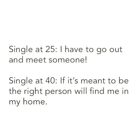 Dating Life Humor, Dating At 40 Humor, Dating Tweets Funny, Dating Over 40 Humor, Dating Humor Hilarious, Dating In Your 40s Humor Funny, Relationship Humor Funny, Guys Are Jerks, Quotes About Dating