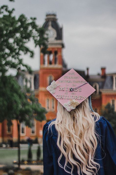 Graduation Picture Ideas Outdoors, Wvu Graduation Pictures, College Senior Pictures Teacher Education Major, Uiw Graduation Pictures, College Graduation Teacher, College Graduation Pictures Education Major, College Graduate Pictures, Teacher College Graduation Pictures, Shsu Graduation Pictures