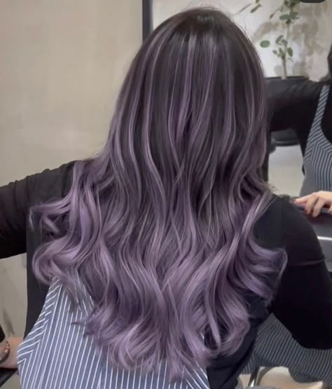 Lavender Grey Hair, Lavender Hair Colors, Light Purple Hair, Korean Hair Color, Hair Color Underneath, Peekaboo Hair, Ash Hair Color, Hair Color Streaks, Purple Highlights