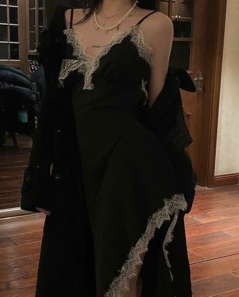 Vampire Dress Aesthetic, Corvina Clemm, Gown Aesthetic, Black Nightgown, Dark Feminine Aesthetic, Dress Aesthetic, Feminine Aesthetic, Fairy Dress, Alternative Outfits