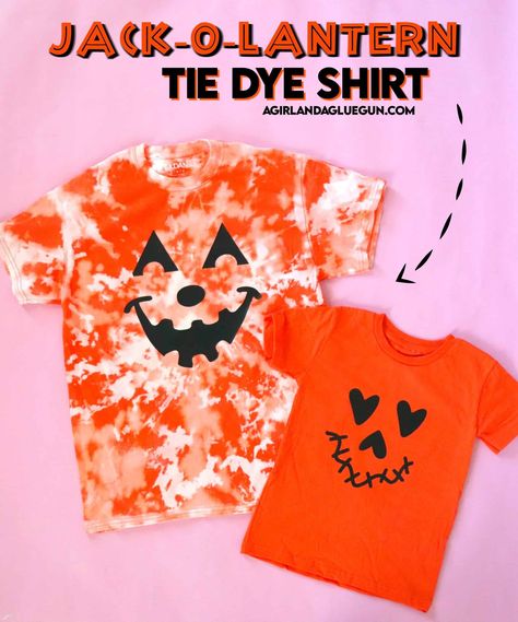 Create this adorable Bleach Tie Dye Jack-O-Lantern Shirt that you will want to wear year after year for Halloween! Tie Dye With Bleach, Htv Shirts, Bleach Shirt, Folding Techniques, How To Tie Dye, Tie Dye Techniques, Reverse Tie Dye, Bleach Tie Dye, Shirt Diy