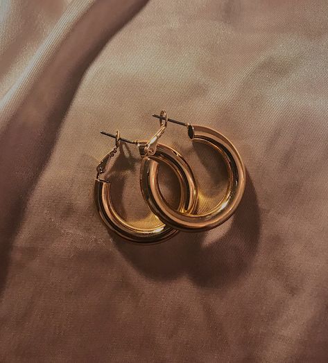 Jewelry Hoops, Chunky Gold Hoop Earrings, Hoops Gold, Piercing Ring, Gold Hoop, Gold Hoop Earrings, Minimalist Jewelry, Ring Earrings, Piercings