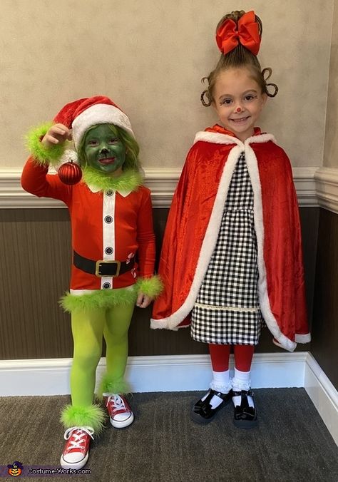 Grinch Costumes Diy, Grinch Girl Costume, Cindy Lou Who Costume Diy Kids, Grinch Characters Costumes, Grinch Dress Up Day At School, Diy Whoville Costumes, Diy Grinch Costume, Grinch Halloween Costume, Grinch Play