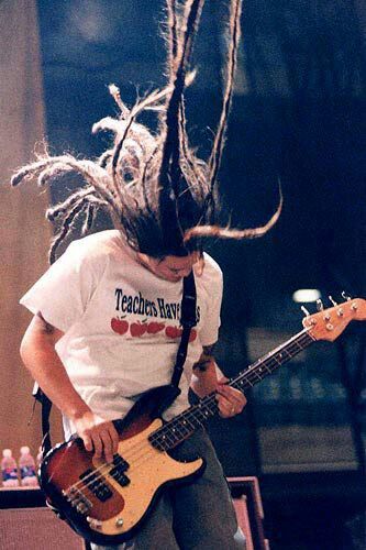 Chi Cheng bassist of the Deftones :( Deftones 90s, The Deftones, Chino Deftones, Chi Cheng, Deftones Chino, Team Sleep, Brandon Boyd, Silly Bands, Band Pictures