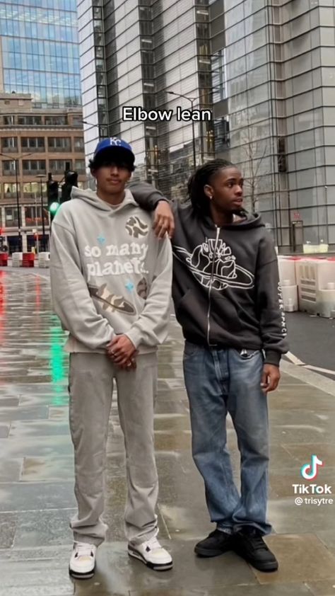 Duo Poses Friends Men, Streetwear Brand Photoshoot, Duo Ideas, New York Streetwear, Cute Mixed Babies, Black Men Hairstyles, Expensive Clothes, Aesthetic Hoodie, Chill Fits