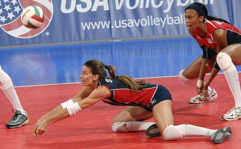 Greg-Dea-Volleyball-Knee-Injury-tibia-laydown Famous Volleyball Players, Usa Volleyball Team, Volleyball History, Professional Volleyball Players, Libero Volleyball, Professional Volleyball, Home Equipment, Care During Pregnancy, Usa Volleyball