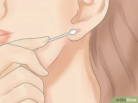 How to Take Care of Infection in Newly Pierced Ears: 12 Steps Every Ear Piercing, Infected Ear Piercing, Ear Piercing Care, New Ear Piercing, Getting Your Ears Pierced, Ear Peircings, Cleaning Your Ears, Ear Piercings Helix, Earring Hole