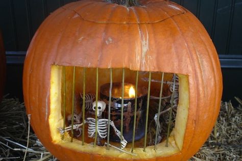 Pumpkin Jail Cut oblong hole Insert bamboo squewers (painted grey) Put small skeletons and tin with night light in....  Light it Uhyggelig Halloween, Hallowen Ideas, Casa Halloween, Halloween Memes, Diy Halloween Decor, Jack O'lantern, Adornos Halloween, Theme Halloween, Halloween Snacks