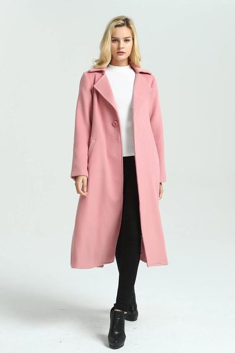 db957c626a8cd7a27231adfbf51e20ebdesc52951433ri Pink Long Coat Outfit, Pink Winter Coat Outfit, Pink Coat Outfit Winter, Pink Coat Outfit, Pink Winter Coat, Long Coat Outfit, Womens Velvet Dresses, Mode Mantel, Chicago Winter