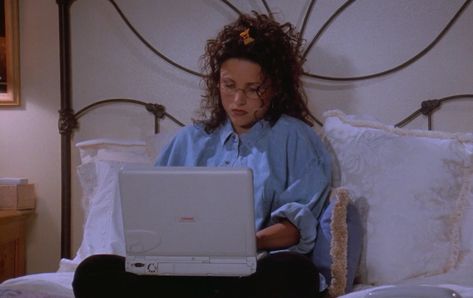 Elaine Benes Outfits, Elaine Benes, Coding Jobs, Me Irl, Julia Louis Dreyfus, Tv Show Quotes, Seinfeld, Jairzinho, Marketing Jobs