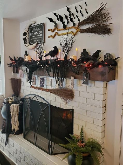 Diy Witch Boots Decor, Halloween Mantle Ideas, Halloween Core, Spooky Diy Halloween Decor, Halloween Mantle Decor, Halloween Fireplace, Elegant Halloween Decor, Fall Room, Gothic Christmas