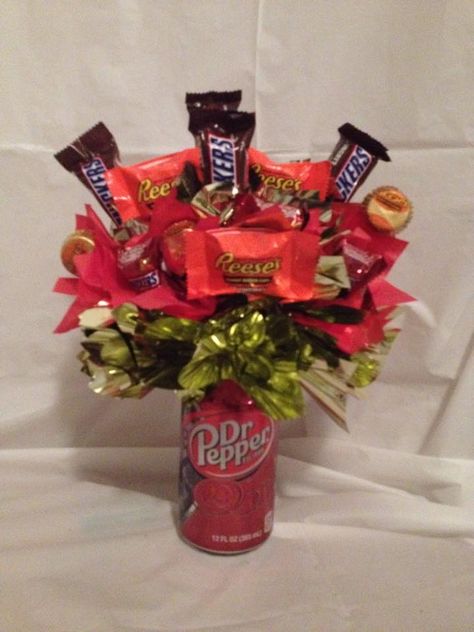 Dr. Pepper Can! Made by candybouquetsbyKristen Dr Pepper Centerpiece, Dr Pepper Birthday Gift Ideas, Dr Pepper Decor, Dr Pepper Gift Basket, Dr Pepper Bouquet, Dr Pepper Gift Ideas, Gilmore Party Ideas, 13 Wishes, Candy Bar Bouquet