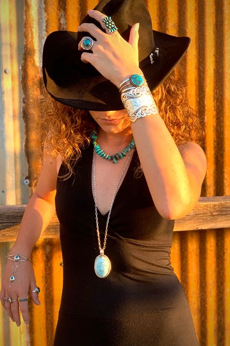 Black dress, felt hat, favorite pieces of turquoise, sunset. What more does a girl need? #cowgirlchic #turquoisejewelryoutfit #turquoisejewelry #silverjewelry #silverandturquoisejewelry #silvercuffbracelet #turquoisejewelrywestern Black Dress Turquoise Jewelry, Jewelry Black Dress, Cowgirl Chic Outfits, Black Cowgirl Hat, Turquoise Jewelry Outfit, Turquoise Jewelry Western, Black Cowgirl, Random Fashion, Cowgirl Chic