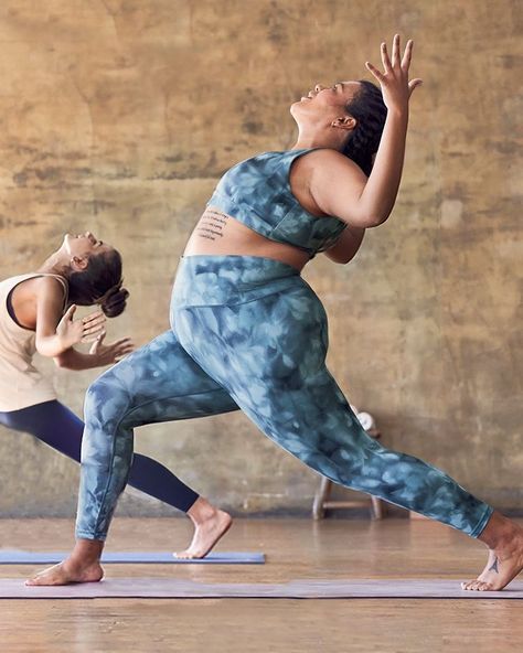 Athleta (@athleta) • Instagram photos and videos Fat Yoga, Plus Size Posing, Plus Size Art, Yoga Branding, Outdoor Sportswear, Yoga Photos, Personal Branding Photoshoot, Activewear Brands, Body Love