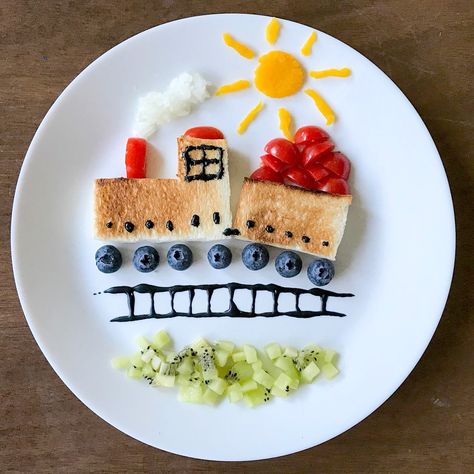 Salad Recipes Healthy Lunch, Kids Snack Food, Food Art For Kids, Childrens Meals, Creative Snacks, Food Sculpture, Fruits For Kids, Creative Food Art, Baby Snacks