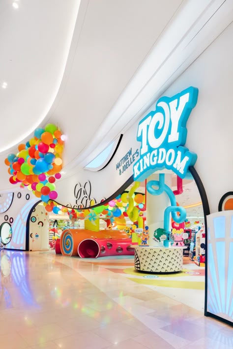 Toy Store Design, Preschool Creative Art, Kids Restaurants, Store Entrance, Kids Salon, Indoor Playroom, Kids Toy Store, Kids Toy Shop, Kids Cafe