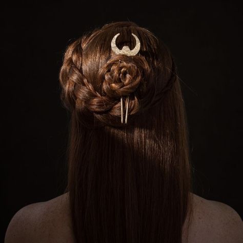 Cool Hair Accessories, Star Wars Inspired Hair, Star Wars Hairstyles, Fantasy Hairstyles, Star Wars Hair, Fairytale Ball, Long Hair Inspo, Asia Wedding, Celestial Aesthetic