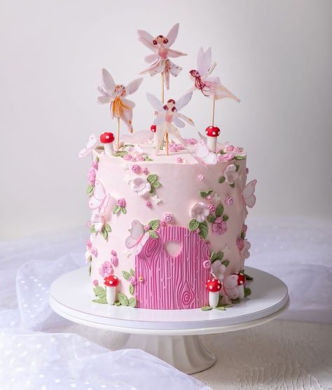 Butterfly Fairy Cake Ideas, Butterfly Themed Cake Ideas, Meri Meri Fairy Cake, Fairy Cake Easy, Fairy And Butterfly Cake, My Fairy First Birthday Cake, Buttercream Fairy Cake, Fairy First Cupcakes, Fairy Birthday Cake Ideas Simple