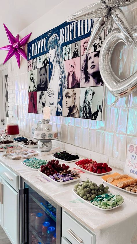 13 Taylor Swift Birthday, Taylor Swift Cumpleaños, Taylor Swift Themed Party Decorations, Taylor Swift Era Party Theme, Taylor Swift Birthday Party Theme, Taylor Swift Eras Tour Party Ideas, Swiftie Party Ideas, Eras Tour Birthday Party Ideas, Taylor Swift Decorations Party