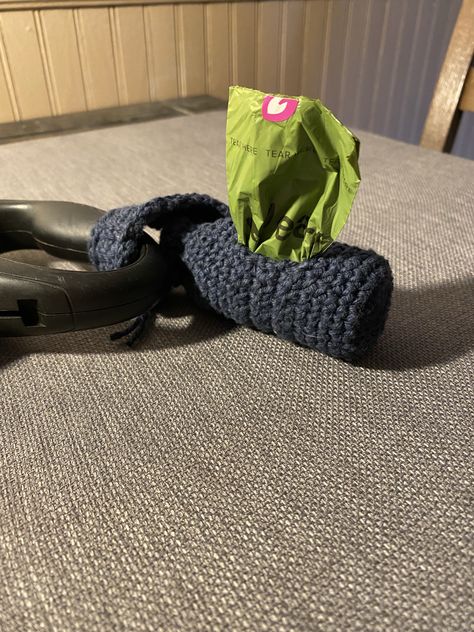 Poop Bag Holder Diy, Dog Poop Bag Holder Diy, Dog Bag Holder, Top Run, Bag Holder Pattern, Crochet Hook Holder, Crochet Water Bottle Holder, Pop Bag, Dog Waste Bag Holder