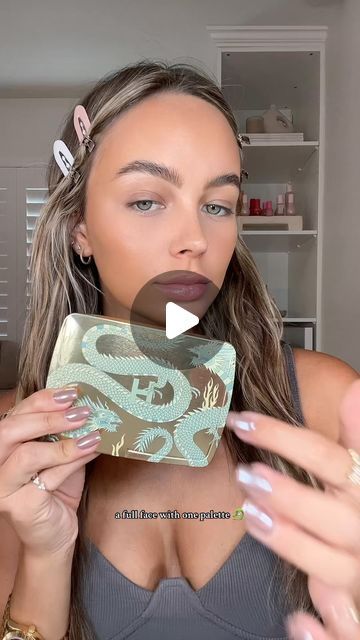 Adison Justis on Instagram: "the dragon palette from the 2024 hourglass holiday collection 🐉🫶🏼🍸   #makeup#holiday#hourglass#palette#makeuptutorial#grwm" Hourglass Palette 2024, Hourglass Dragon Palette, Hourglass Palette, Hourglass Cosmetics, Makeup Trends 2024, Hourglass Makeup, Holiday Collection, Blue Eyes, Makeup