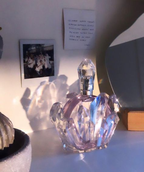 Ariana Grande R.e.m Perfume, Rem Perfume, R.e.m Perfume, Rapid Eye Movement, Ariana Merch, Aesthetic Perfume, Ariana Perfume, Ariana Grande Fragrance, Perfume Aesthetic