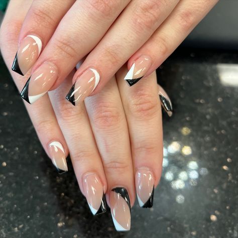 Classy black and white design by @moniquebrushednailsalon #nailsnailsnails Jersey Nails, Amazing Nails, April 29, Black And White Design, White Design, White Nails, Nail Salon, Black And White, Nails