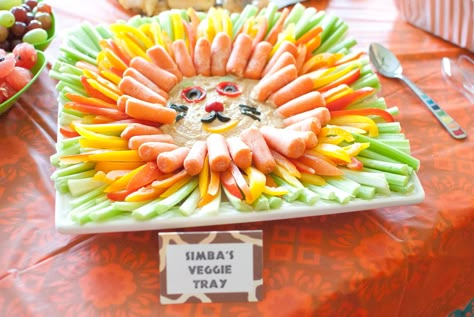 Next up was Simba's lion veggie tray. People were so impressed by it , but it really couldn't have been simpler. Some people even commented that they didn't ... Popular Baby Shower Themes, Three Birthday, Jungle Thema, Lion King Party, Lion King Baby Shower, Lion King Birthday, Boy Baby Shower Ideas, Jungle Birthday Party, Vegetable Tray