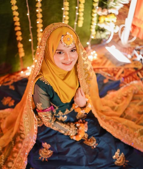 Hijabi Bride Pakistani, Haldi Suit, Bride With Hijab, Haldi Saree, Hijabi Bride, Hijabi Wedding, Bridal Hijab Styles, Simple Bridal Dresses, Asthetic Pics