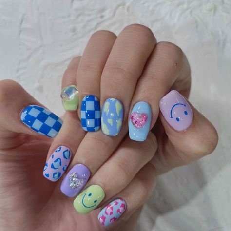 Easy Toe Nail Art, Toe Nail Art Designs, Nail Art Designs For Beginners, Kawaii Summer, Summer Nail Ideas, Celebrity Nails, Hippie Nails, Summer Nail Art, Punk Nails