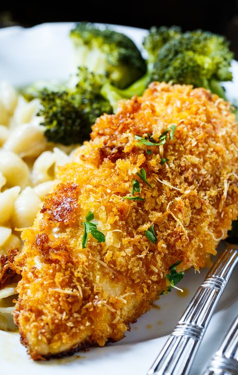 Baked Parmesan Chicken is coated in mayonnaise and then parmesan cheese and Panko crumbs. The most delicious baked chicken! Recipes With Mayo, Baked Panko Chicken, Baked Parmesan Chicken, Baked Parmesan Crusted Chicken, Crusted Chicken Recipes, Panko Chicken, Best Mac N Cheese Recipe, Baked Chicken With Mayo, Chicken Shawarma Recipe