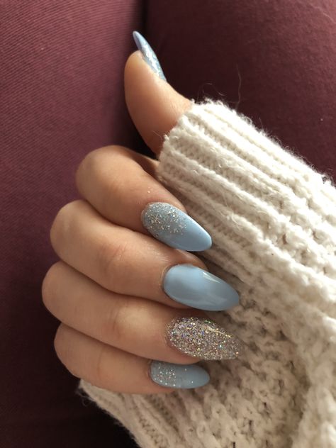 Light Blue Nails With Glitter Accent, Elsa Inspired Nails, Frozen Nails Acrylic, Frozen Theme Nails, Frozen 2 Nails, Elsa Nails Frozen, Periwinkle Nails Designs, Frozen Inspired Nails, Frozen Nail Designs