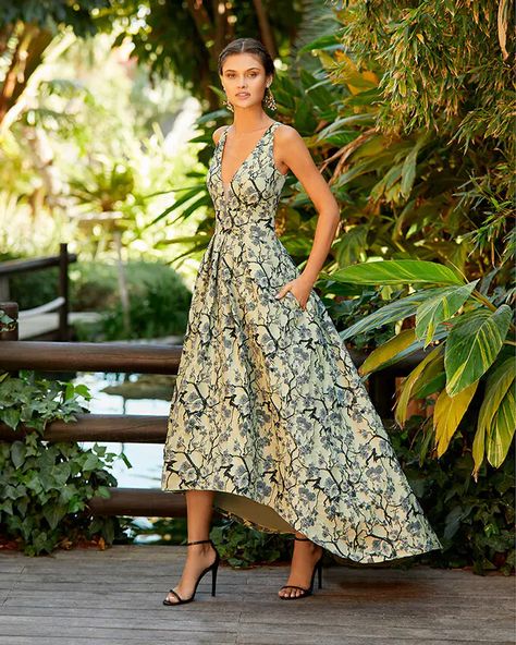 Chic Formal Dress, Cocktail Dress Classy, Summer Cocktail Dress, Mother Of Bride Outfits, Elegant Ball Gowns, Guest Attire, Groom Outfit, Gala Dresses, Tea Length Dresses