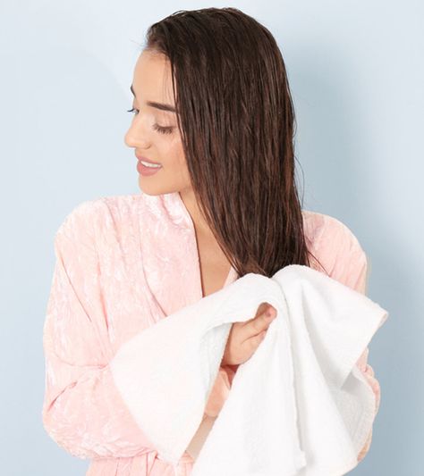 How To Towel-Dry Your Hair The Right Way Dark Elbows, Hip Exercises, Dandelion Necklace, Towel Dry Hair, Tummy Workout, Menstrual Cramps, Large Pores, Hair Towel, Retro Theme