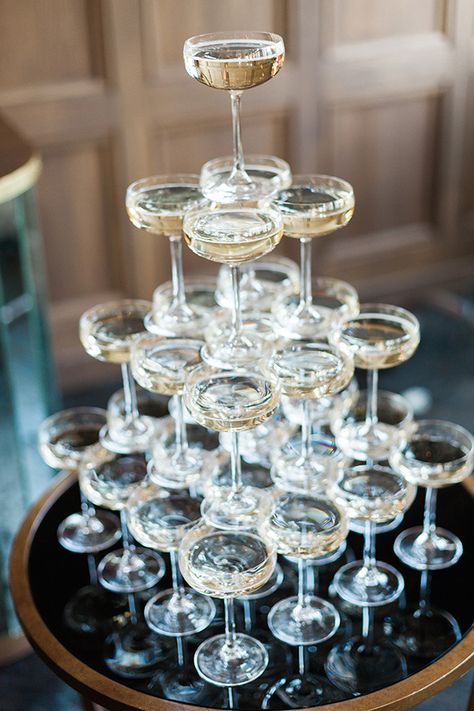 Glasses For Wedding, Germany Wedding, Galleria Vittorio Emanuele Ii, Metallic Wedding, Champagne Tower, Weddings By Color, Signature Cocktail, Champagne Glasses, Eve Parties