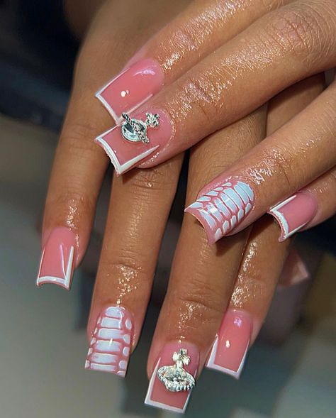 Short Nails Crocodile, Pink And White Croc Nails, Short Crocodile Nails, Croc Nails Short, Pink Snake Skin Nails, Pink Crocodile Nails, Pink Croc Nails, Snake Skin Nails Designs, Crocodile Nails