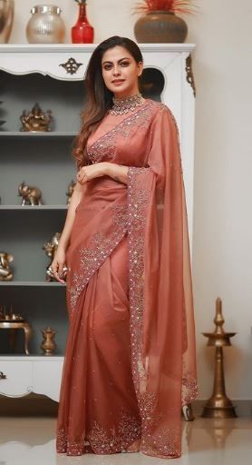 Engagement Saree, Indian Bridesmaid Dresses, Wedding Gown Brand, Simple Saree Designs, Latest Model Blouse Designs, Velvet Dress Designs, Anarkali Dress Pattern, Fashionable Saree Blouse Designs, Simple Sarees