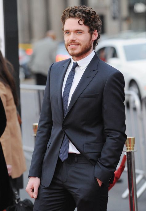 Richard Madden Hair, Narnia 3, Robb Stark, Richard Madden, Smash Cake, Narnia, Vision Board, Prince, Kiss