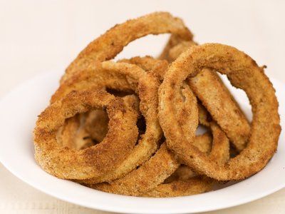 Onion Rings Dipping Sauce, Onion Rings Recipe Easy, Fried Onion Rings Recipe, Fried Onion Rings, Baked Onion Rings, Homemade Onion Rings, Crispy Oven Fries, Onion Rings Recipe, Work Recipes