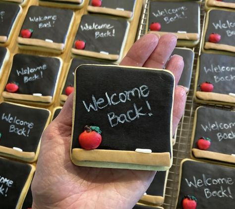 Chalkboard Cookies, Back To School Chalkboard, Making Sugar Cookies, Unique Cookies, School Chalkboard, Gingerbread Man Cookies, Cookie Swap, Teacher Thank You, Cookie Designs