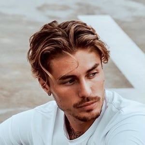 Guy Haircuts Long, Men Haircut Curly Hair, Mens Hairstyles Medium, Mens Hairstyles Thick Hair, Wavy Hair Men, Medium Length Hair Men, Men Hair Color, Men Haircut, Men Haircut Styles