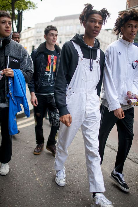 They Are Wearing: London Men’s Fashion Week | WWD London Mens Fashion, Mens Fashion Week Street Style, Fashion Week London, London Men, Skateboard Fashion, Mens Fashion Urban, Mens Fashion Week, Men Street, Street Style Inspiration