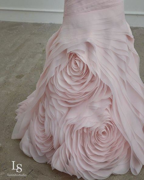 3d Rose Dress, 3d Wedding Dress, Average Wedding Dress Cost, Wedding Dress Trumpet, Beaded Veil, Custom Veil, Big Wedding Dresses, Ashley Johnson, Pink 3d