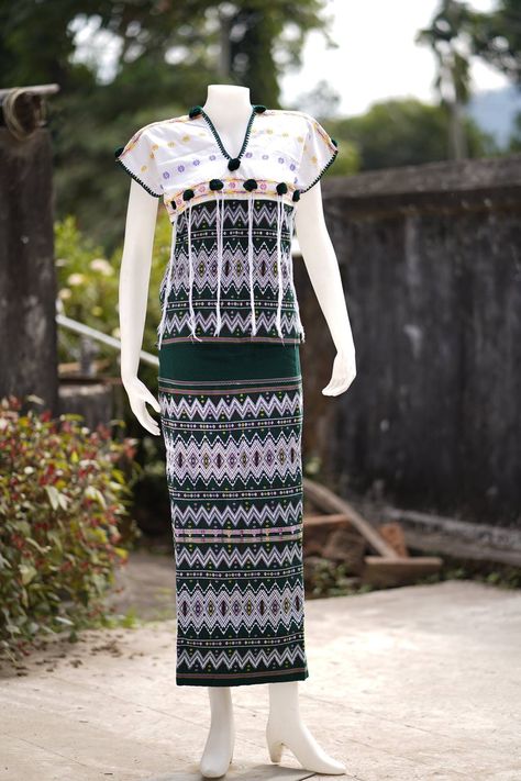 Karen Traditional Clothes, Kayin Dress, Traditional Dress Design, Dress Traditional, Traditional Dresses Designs, Traditional Clothes, Fashion Attire, Traditional Dress, Traditional Clothing