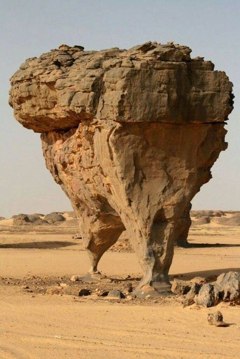 Samos, Rock Formations, Mesopotamia, Environment Design, Alam Yang Indah, Natural Phenomena, A Rock, The Desert, Amazing Nature