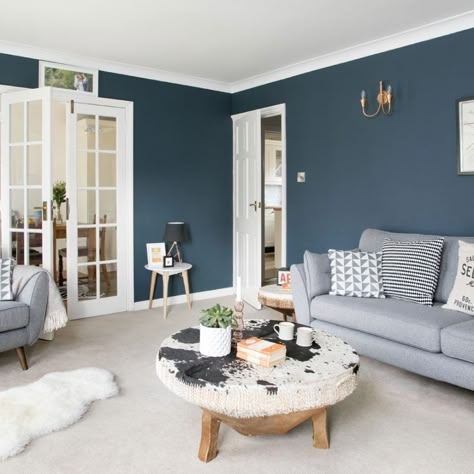 Grey Carpet Living Room, Scandi Living Room, Teenage Room Decor, Navy Living, Navy Living Rooms, Living Room Wall Color, Feature Wall Living Room, Room Wall Colors, Blue Living Room Decor