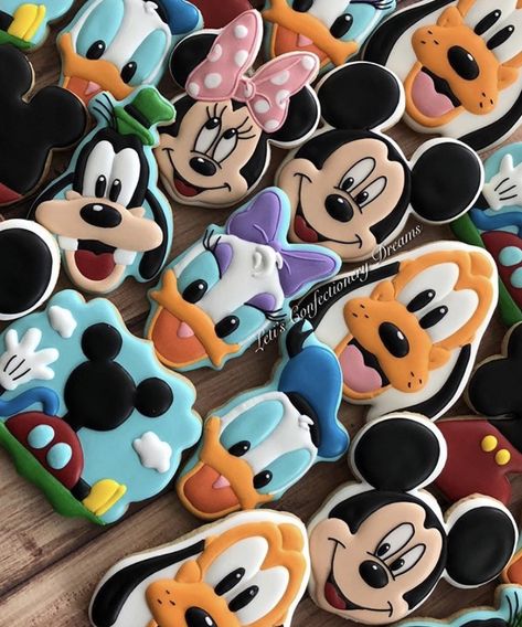 Friends Cookies, Mickey Cookies, Design Cookies, Paw Patrol Cookies, Mouse Cookies, Mickey 1st Birthdays, Mickey Mouse Birthday Cake, Mickey Mouse Cookies, Mickey Theme